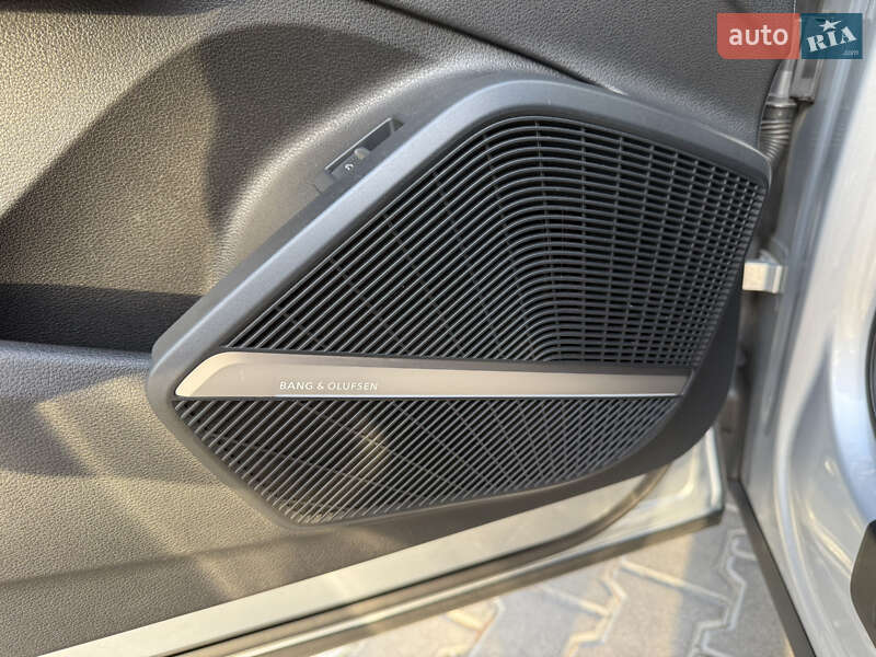 Позашляховик / Кросовер Audi SQ5 2018 в Рівному