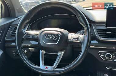 Внедорожник / Кроссовер Audi SQ5 2017 в 