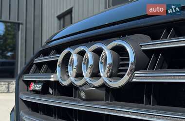 Внедорожник / Кроссовер Audi SQ5 2017 в 