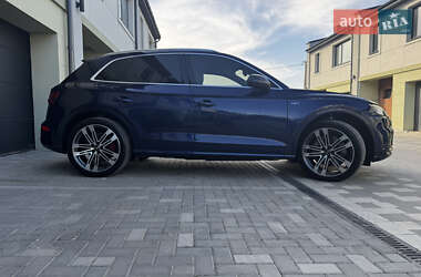 Позашляховик / Кросовер Audi SQ5 2017 в 