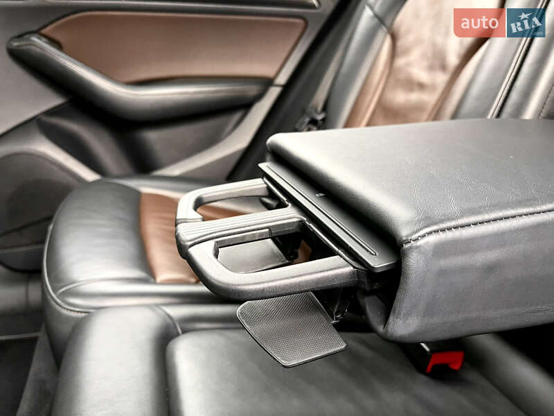 Внедорожник / Кроссовер Audi SQ5 2013 в Киеве