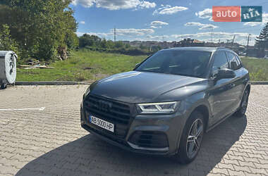 Позашляховик / Кросовер Audi SQ5 2017 в 