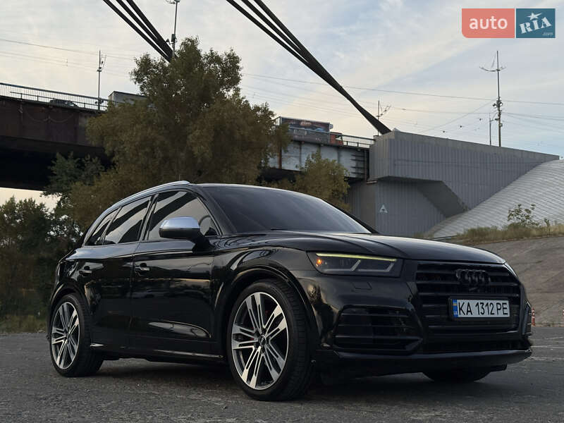 Внедорожник / Кроссовер Audi SQ5 2017 в 