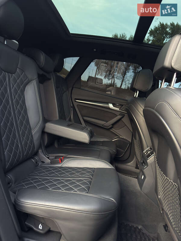 Внедорожник / Кроссовер Audi SQ5 2017 в Киеве