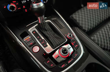 Внедорожник / Кроссовер Audi SQ5 2015 в 