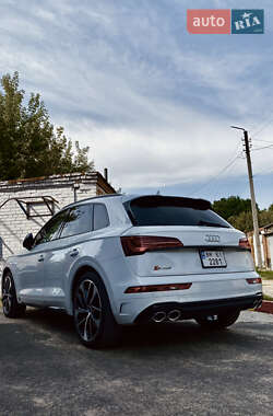 Внедорожник / Кроссовер Audi SQ5 2020 в 