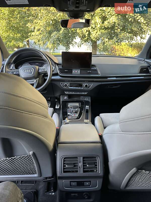 Внедорожник / Кроссовер Audi SQ5 2022 в Киеве
