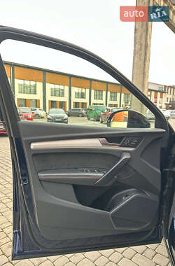 Внедорожник / Кроссовер Audi SQ5 2020 в 