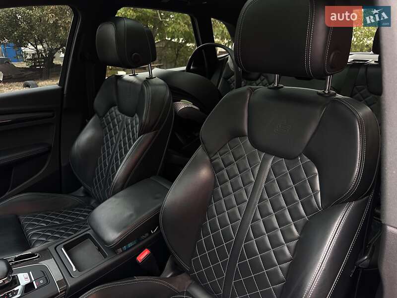 Внедорожник / Кроссовер Audi SQ5 2017 в Днепре