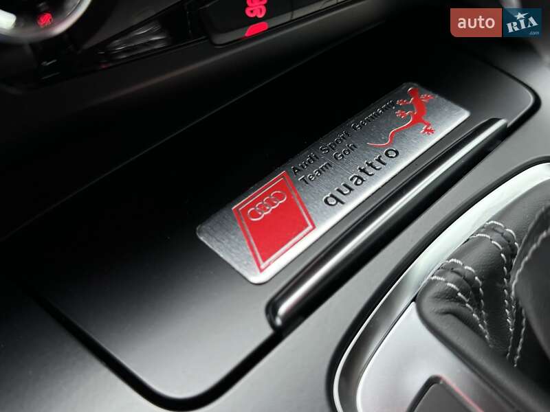 Внедорожник / Кроссовер Audi SQ5 2015 в Киеве