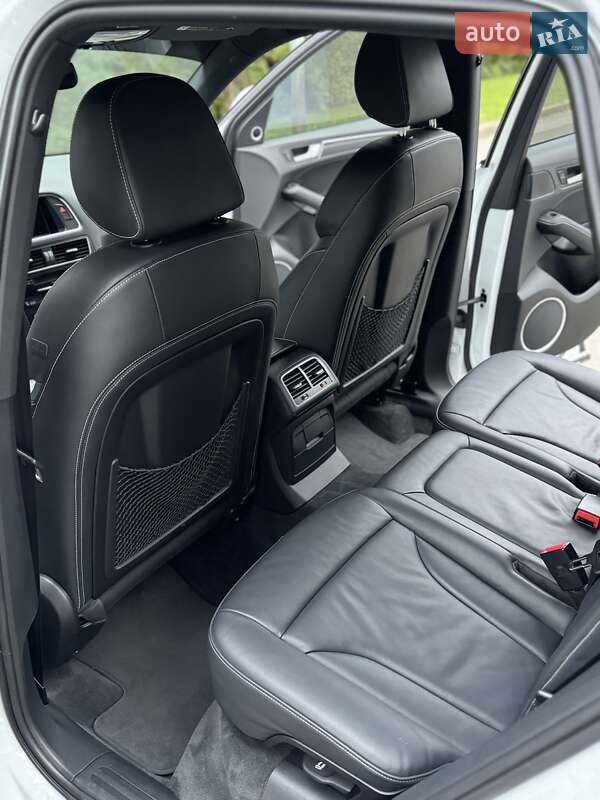 Внедорожник / Кроссовер Audi SQ5 2015 в Киеве