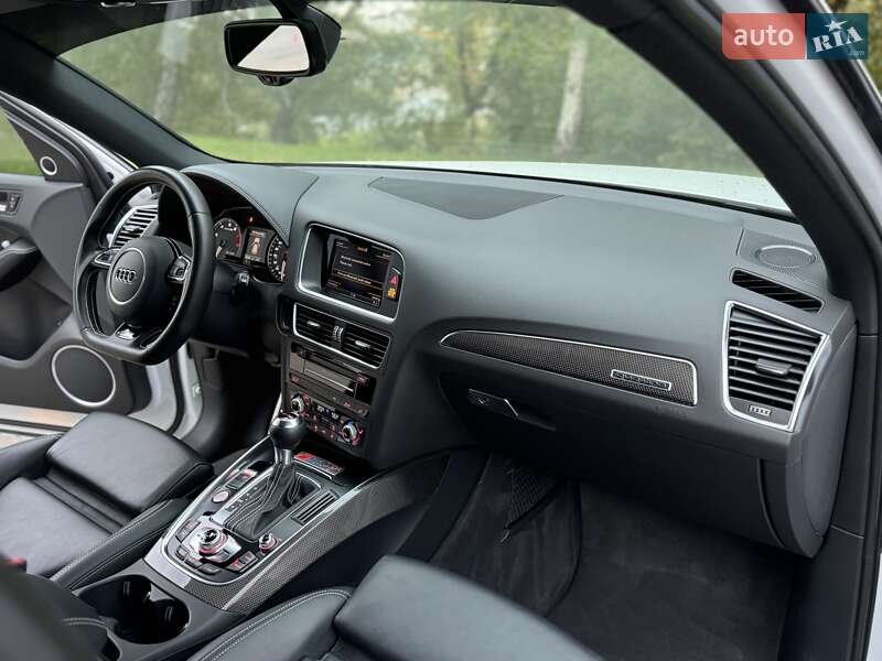 Внедорожник / Кроссовер Audi SQ5 2015 в Киеве