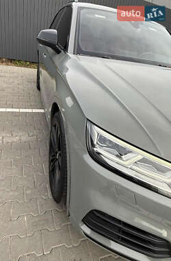 Внедорожник / Кроссовер Audi SQ5 2019 в 