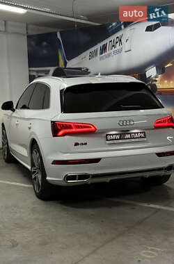 Внедорожник / Кроссовер Audi SQ5 2017 в 