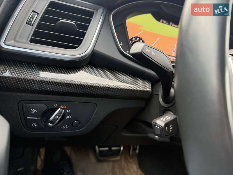 Позашляховик / Кросовер Audi SQ5 2019 в Києві