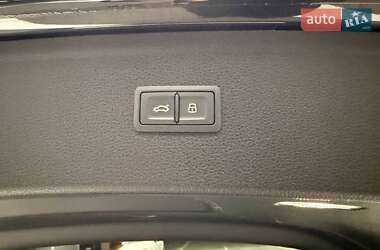 Внедорожник / Кроссовер Audi SQ5 2020 в 