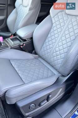 Внедорожник / Кроссовер Audi SQ5 2017 в 