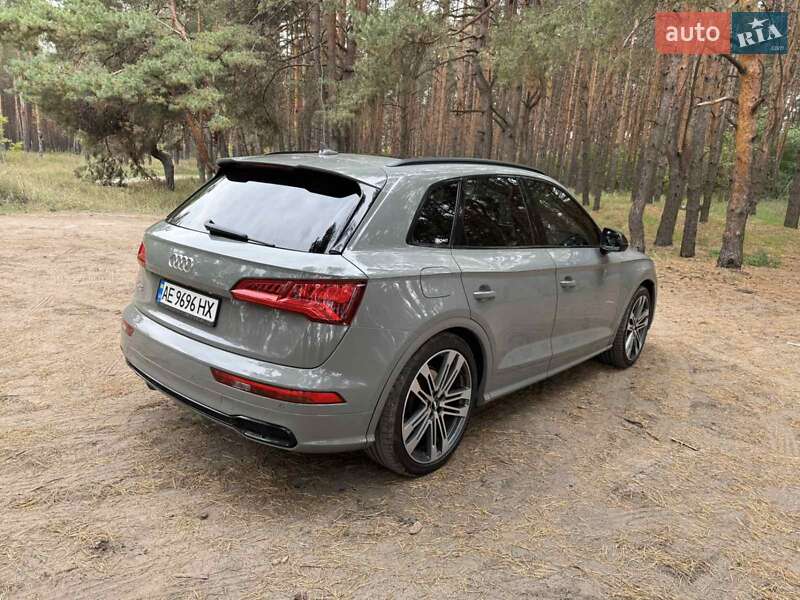 Внедорожник / Кроссовер Audi SQ5 2019 в Днепре