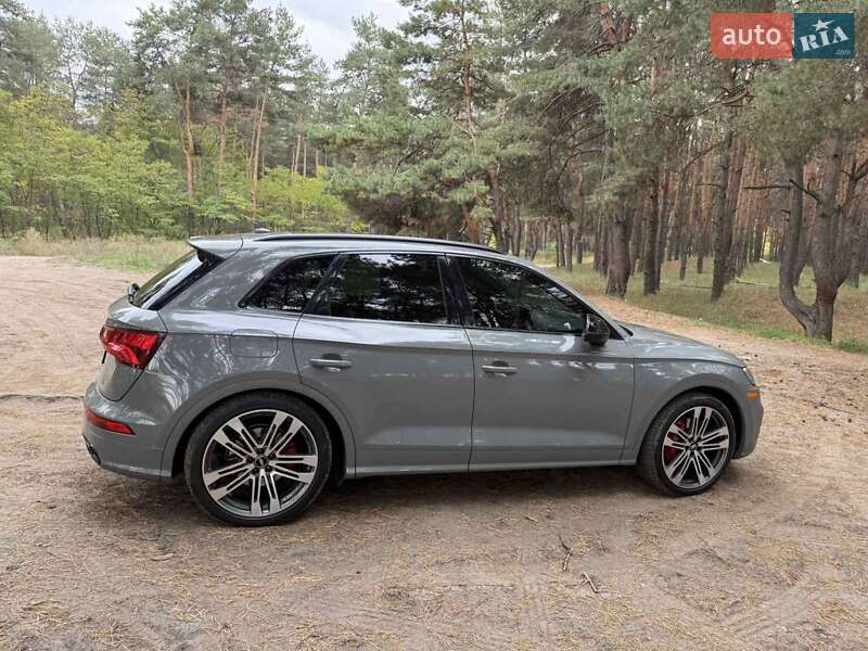 Внедорожник / Кроссовер Audi SQ5 2019 в Днепре