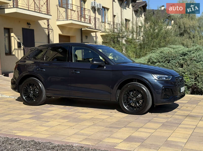 Внедорожник / Кроссовер Audi SQ5 2020 в Киеве