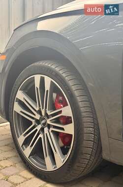 Внедорожник / Кроссовер Audi SQ5 2019 в 