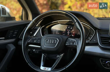 Внедорожник / Кроссовер Audi SQ5 2017 в 
