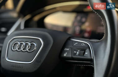 Внедорожник / Кроссовер Audi SQ5 2017 в 