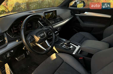 Внедорожник / Кроссовер Audi SQ5 2017 в 