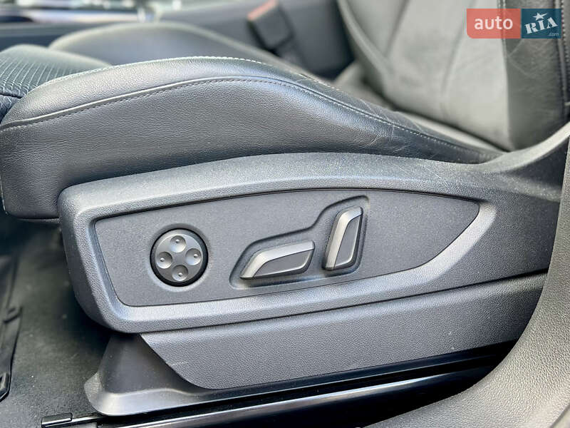 Внедорожник / Кроссовер Audi SQ5 2021 в Киеве