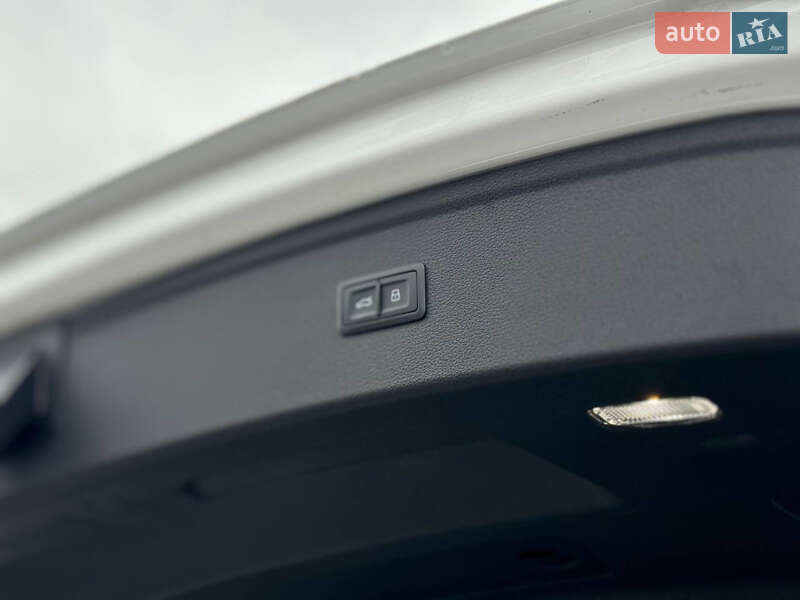 Позашляховик / Кросовер Audi SQ5 2018 в Києві фото 30 Позашляховик / Кросовер Audi SQ5 2018 в Києві