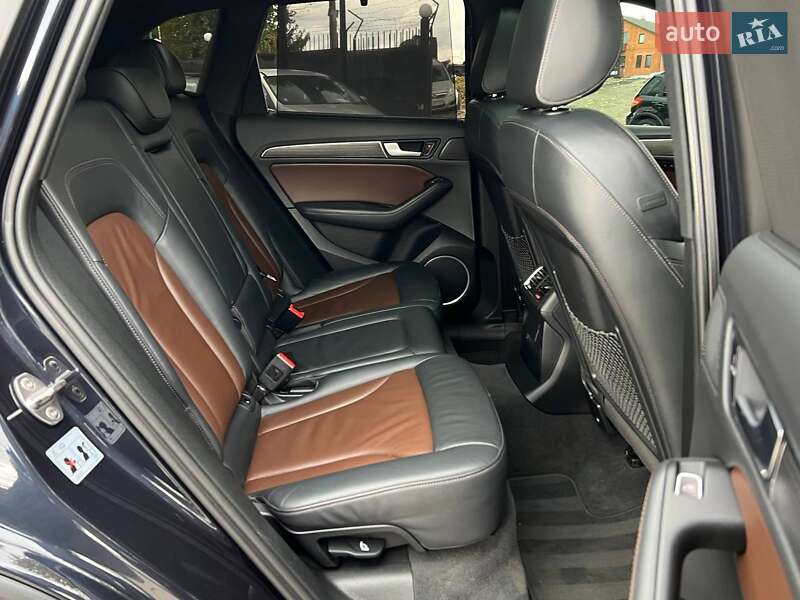 Внедорожник / Кроссовер Audi SQ5 2015 в Киеве