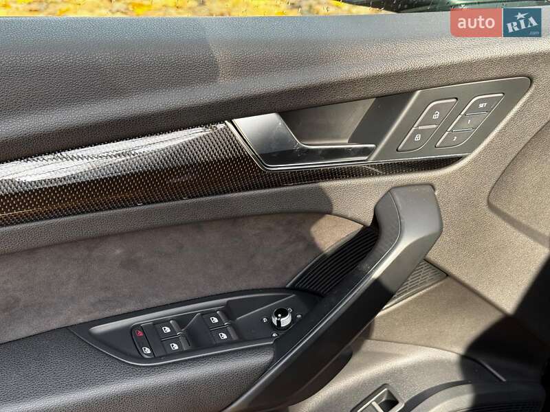 Позашляховик / Кросовер Audi SQ5 2017 в Києві фото 15 Позашляховик / Кросовер Audi SQ5 2017 в Києві