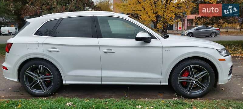 Позашляховик / Кросовер Audi SQ5 2017 в Ужгороді