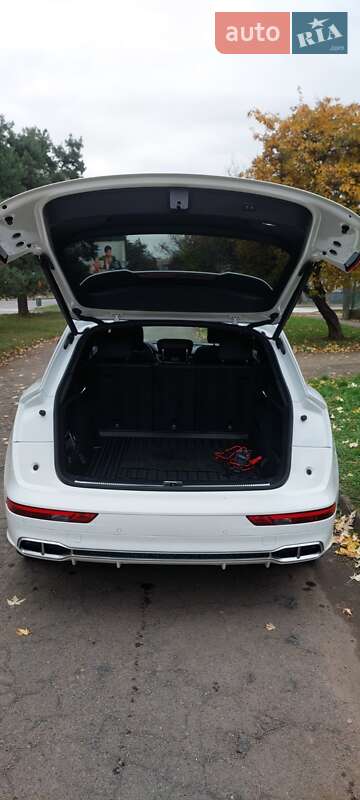 Позашляховик / Кросовер Audi SQ5 2017 в Ужгороді