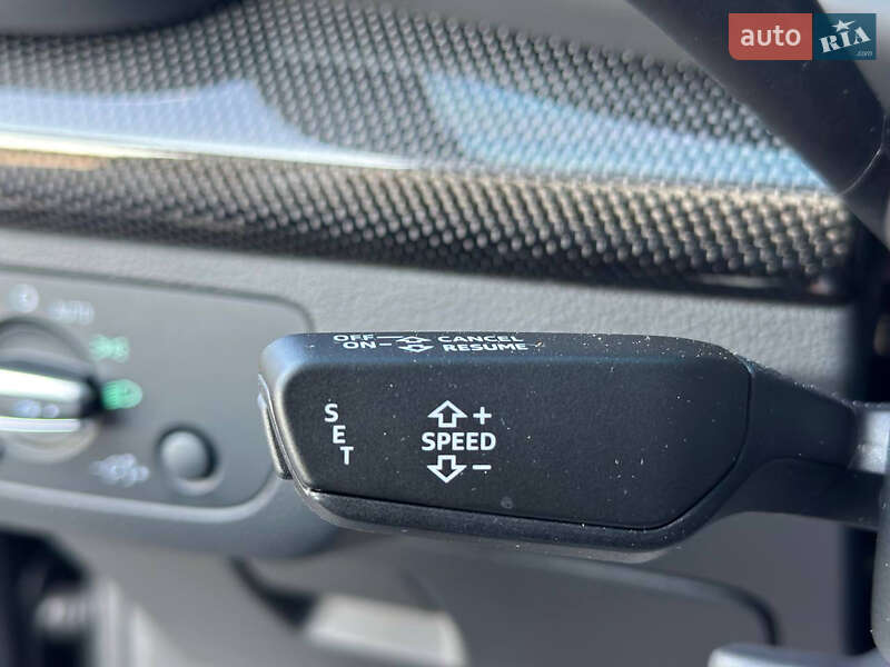 Внедорожник / Кроссовер Audi SQ5 2022 в Днепре