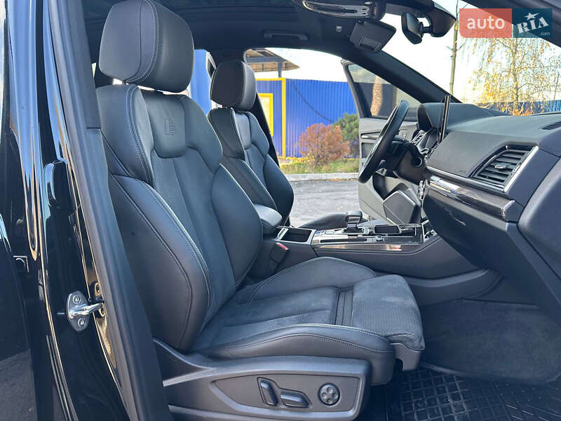 Внедорожник / Кроссовер Audi SQ5 2022 в Днепре