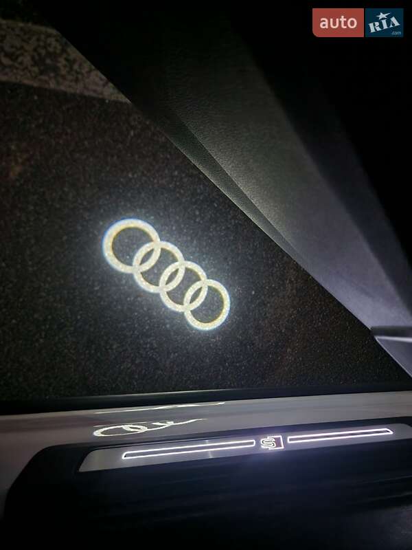 Внедорожник / Кроссовер Audi SQ5 2018 в Киеве фото 19 Внедорожник / Кроссовер Audi SQ5 2018 в Киеве