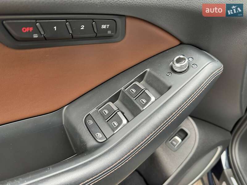 Позашляховик / Кросовер Audi SQ5 2015 в Києві