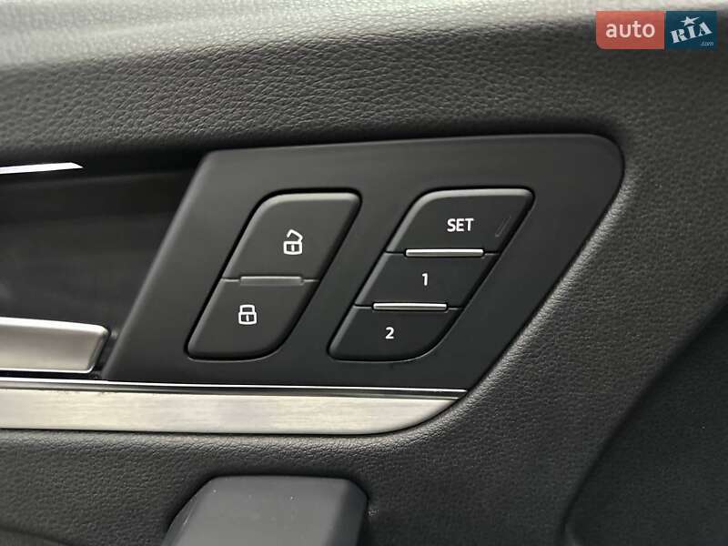 Внедорожник / Кроссовер Audi SQ5 2018 в Каменском