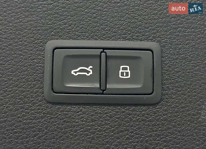 Внедорожник / Кроссовер Audi SQ5 2018 в Каменском