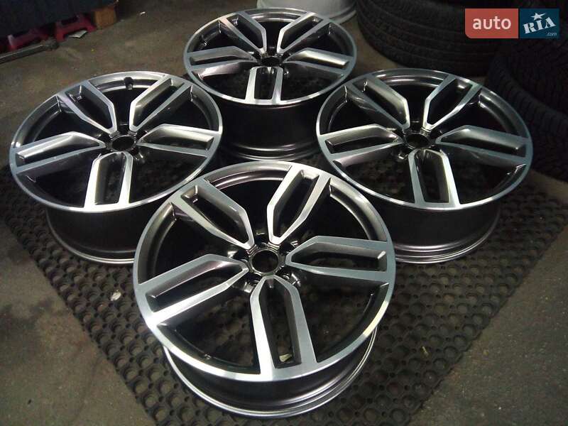 Внедорожник / Кроссовер Audi SQ5 2015 в Харькове фото 9 Внедорожник / Кроссовер Audi SQ5 2015 в Харькове