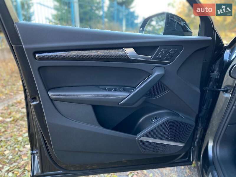 Внедорожник / Кроссовер Audi SQ5 2019 в Киеве