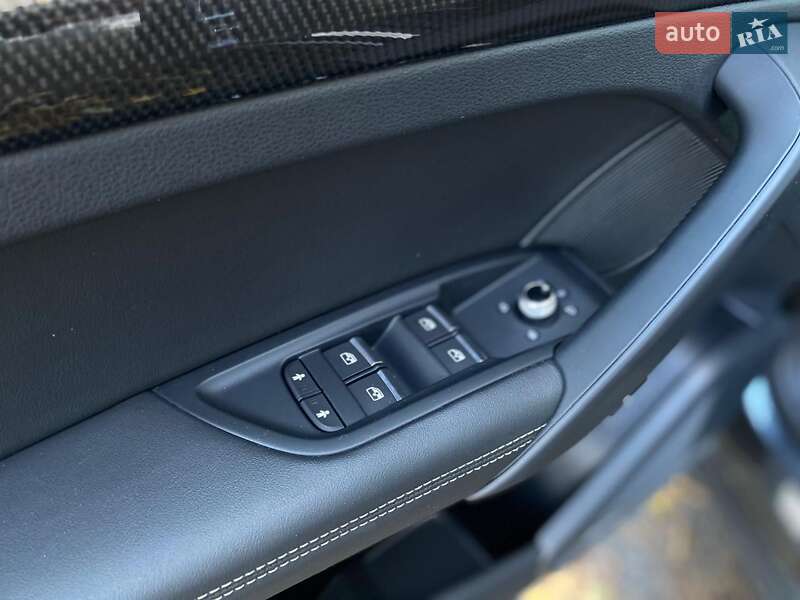 Внедорожник / Кроссовер Audi SQ5 2019 в Киеве