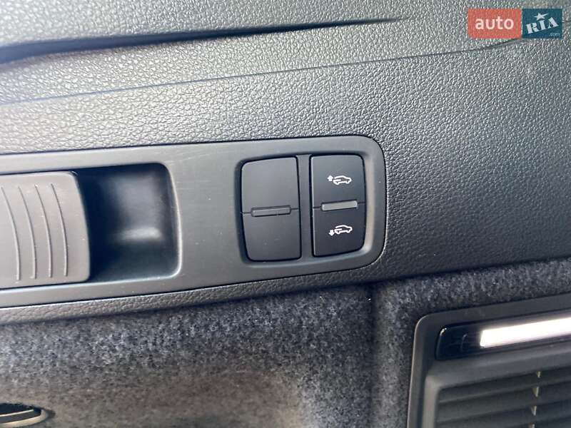 Внедорожник / Кроссовер Audi SQ5 2019 в Киеве