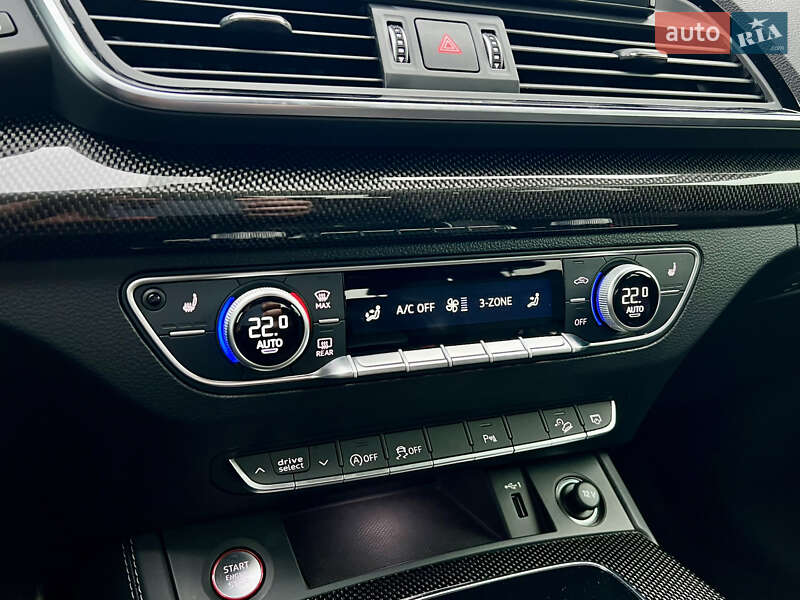 Внедорожник / Кроссовер Audi SQ5 2021 в Киеве