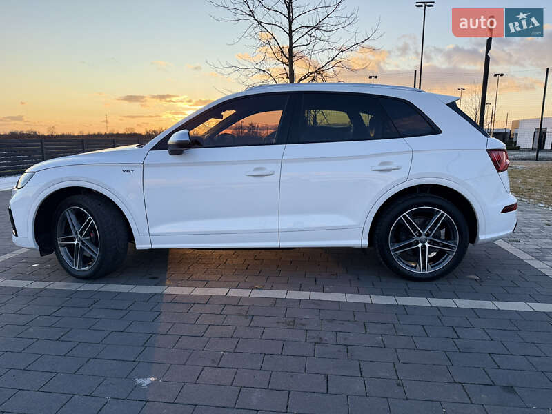 Позашляховик / Кросовер Audi SQ5 2018 в Мукачевому