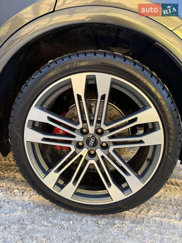 Позашляховик / Кросовер Audi SQ5 2017 в Києві фото 16 Позашляховик / Кросовер Audi SQ5 2017 в Києві