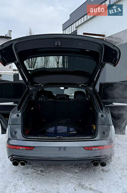 Внедорожник / Кроссовер Audi SQ5 2020 в Киеве