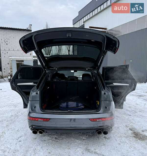 Внедорожник / Кроссовер Audi SQ5 2020 в Киеве