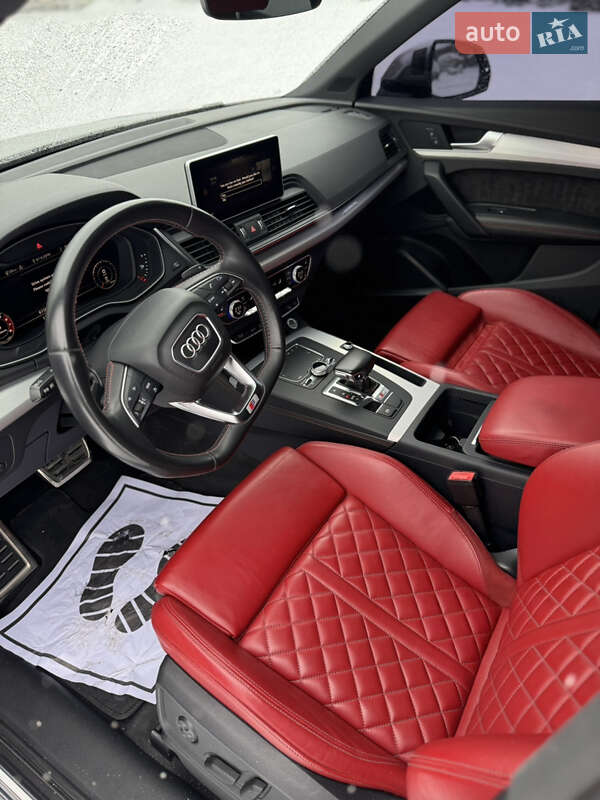 Внедорожник / Кроссовер Audi SQ5 2018 в Луцке